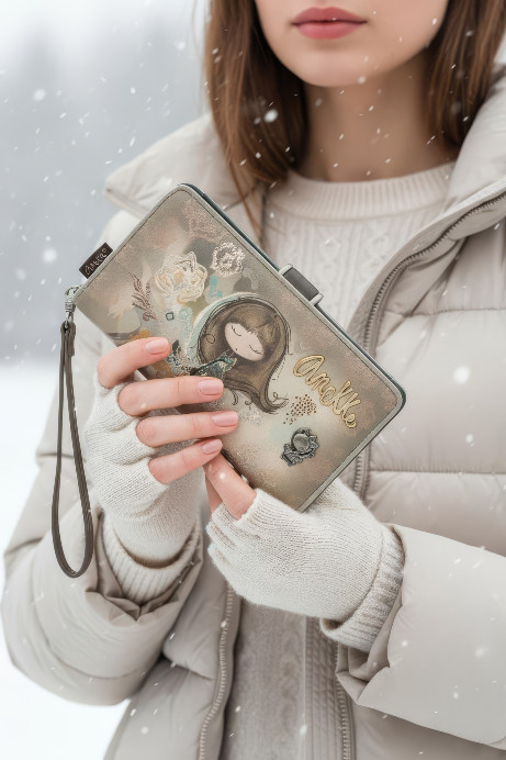 Jaka torebka najlepiej pasuje do płaszcza i botków?