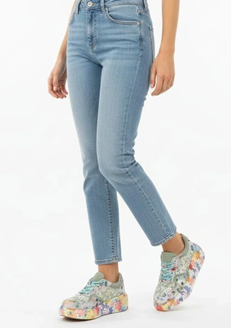 Sneakersy Laura Vita: Niezbędnik w Twojej garderobie