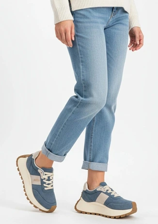 Sneakersy Damskie: O krok od wygody